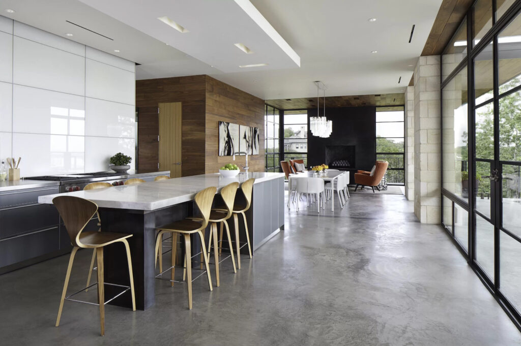 LACQUERED CONCRETE FLOOR